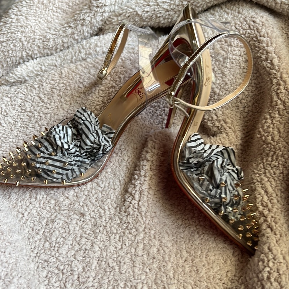 Christian Louboutin, studded clear pointy toe heels. Sz. 38.5 - Picture 11 of 12
